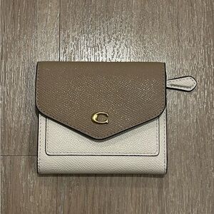 Coach Beige/Tan/White Wallet Envelope